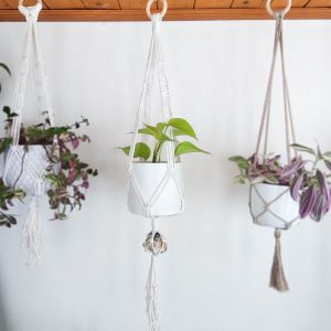 Macramé závěs na květiny s přírodním minerálem - Pazourkem