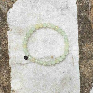 Prehnit fazetovaný 6 mm - náramek