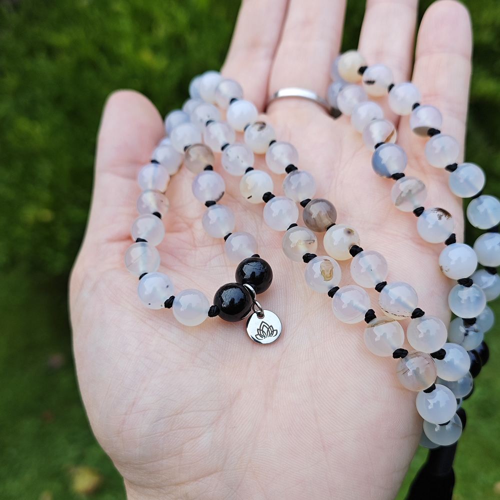 Bílý achát a turmalín 8 mm - Japa Mála náhrdelník - Obrázek 6